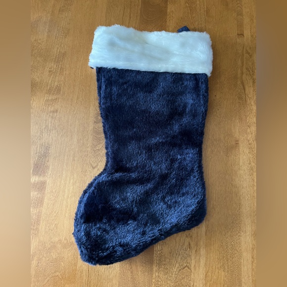 Plush Blue Xmas Stocking with White Cuff. 18" New excellent condition - Picture 2 of 4